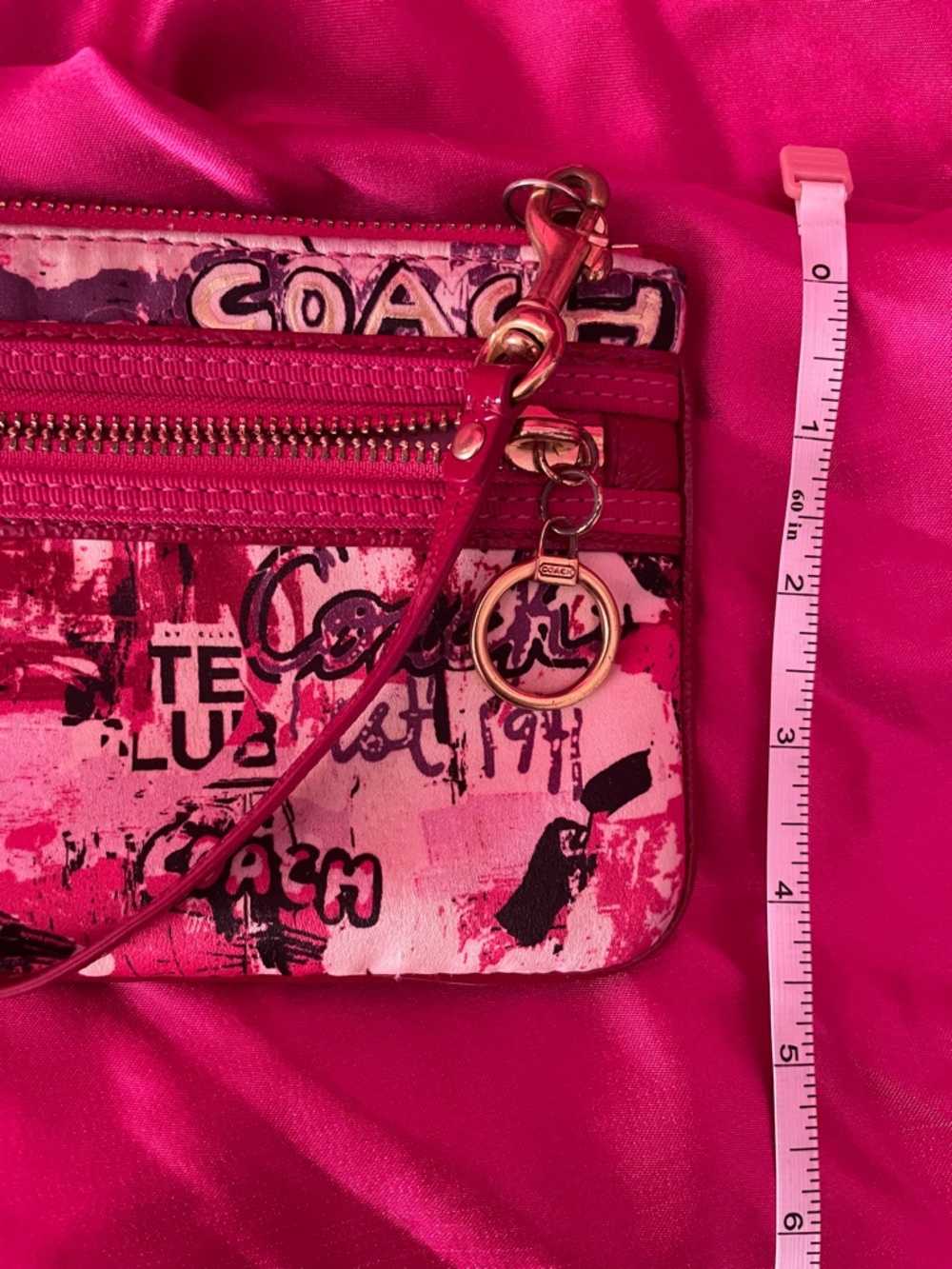 Coach Poppy - pink graffiti wristlet w/pom pom & hang tag - Picture 10 of 15